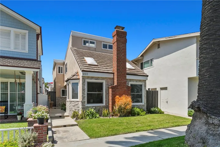 223 14th Street, Huntington Beach, California 92648