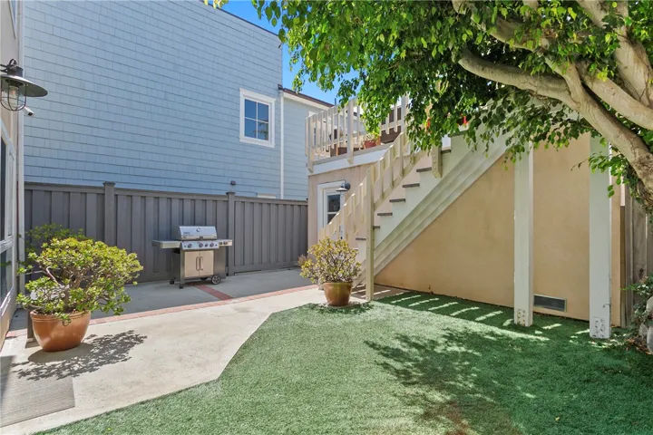 223 14th Street, Huntington Beach, California 92648