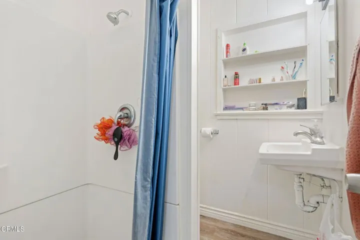 10-Unit #2-Bathroom