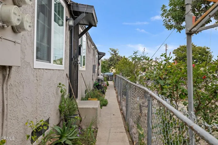 05-Walkway