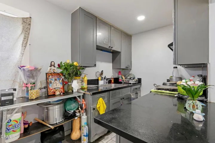 23-Unit #7-Kitchen (1)