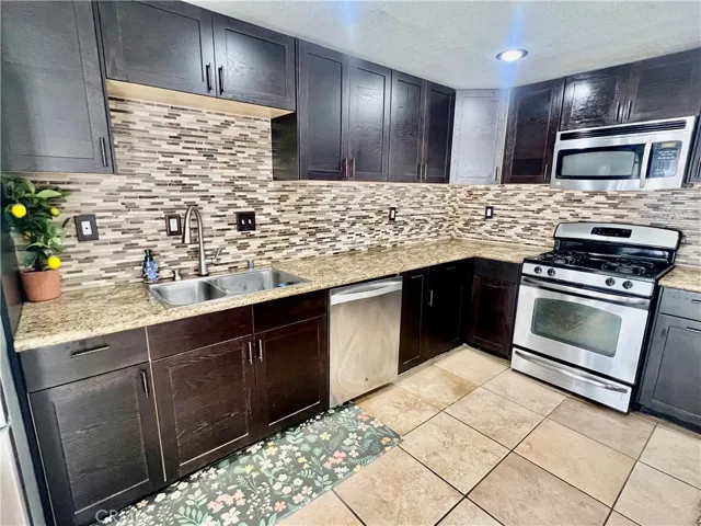2225 Arabian, Corona, California 92879