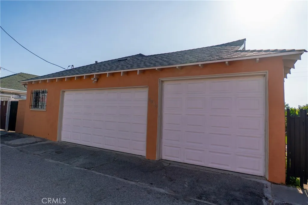 3 car garage