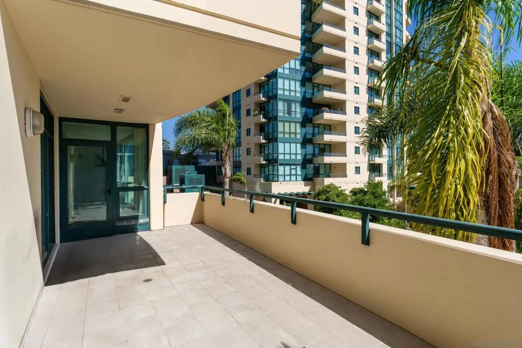 https://zimg.paragon.ice.com/ParagonImages/Property/PA/SDMLS/-522984/35/533/400/743203e479a046affaf2d3526cb8fc04/3/2b043fd4d34fa23407206c11125e96ad/-522984-f370fcbe-3dd9-4ae1-a5bf-3884a6f3ac55.JPG