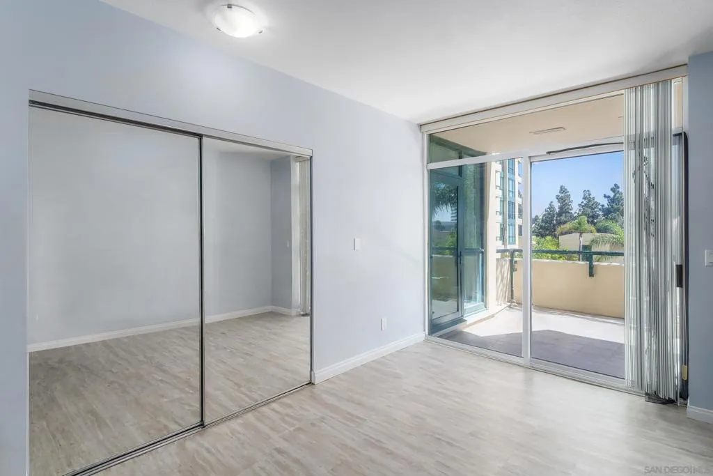 https://zimg.paragon.ice.com/ParagonImages/Property/PA/SDMLS/-522984/38/533/400/47d95f895e8a85e91994c230d0306736/3/2b043fd4d34fa23407206c11125e96ad/-522984-eacac51b-dcfd-4812-9c98-de627799d2db.JPG