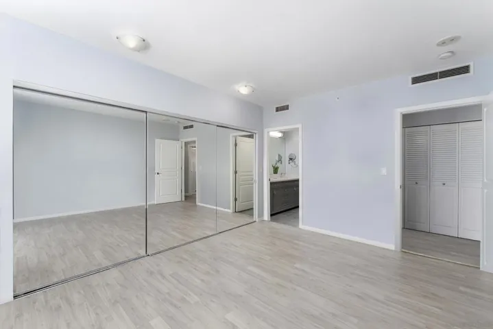 https://zimg.paragon.ice.com/ParagonImages/Property/PA/SDMLS/-522984/37/533/400/474906df24c194d2f8222a86d9215539/3/2b043fd4d34fa23407206c11125e96ad/-522984-3c15df2a-aecd-4cc1-a111-fc0a9665f6de.JPG