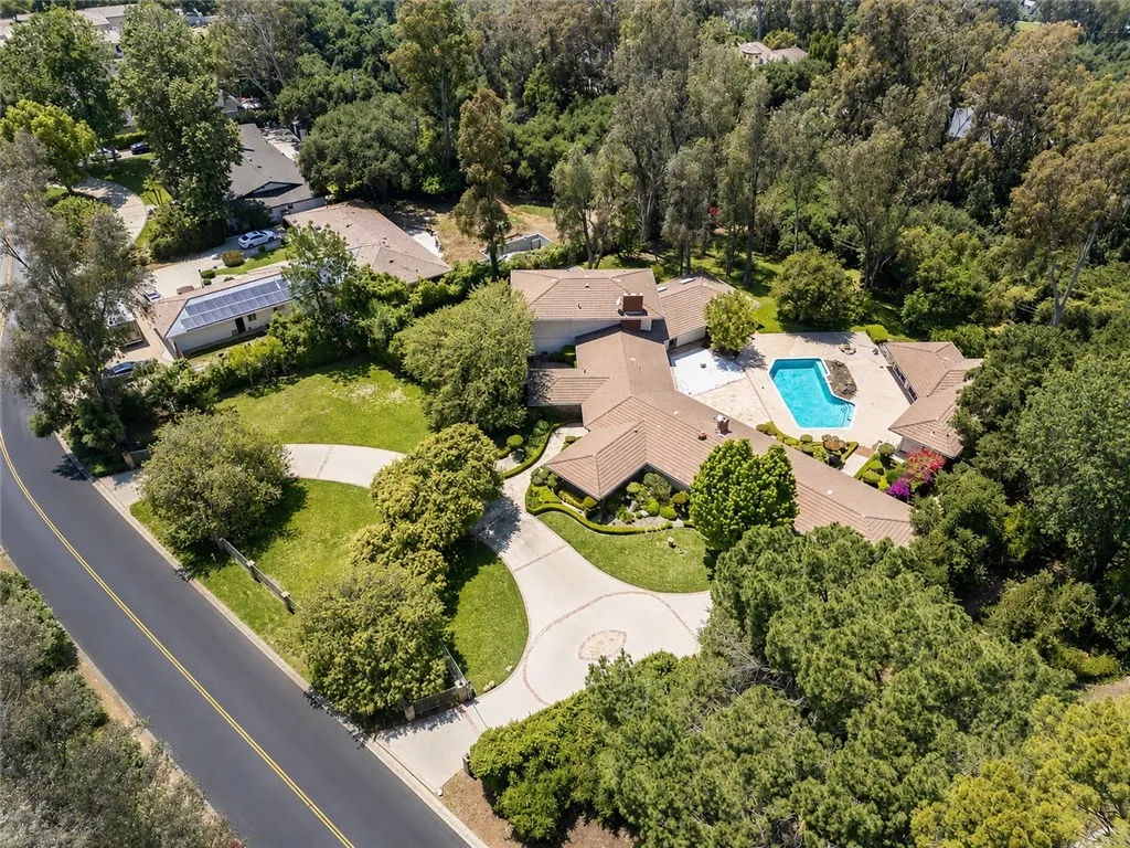 20827 E Mesarica Rd