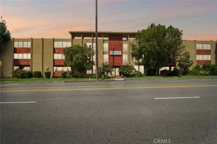 6225 Coldwater Canyon Avenue 102, North Hollywood, California 91606