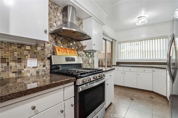 6225 Coldwater Canyon Avenue 102, North Hollywood, California 91606