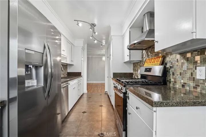 6225 Coldwater Canyon Avenue 102, North Hollywood, California 91606