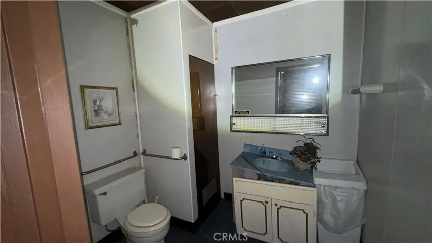 womens Bathroom