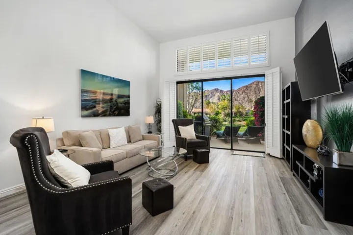 34-web-or-mls-TJOakHill_OPMG_0326_034