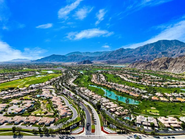 18-web-or-mls-TJOakHill_OPMG_0326_018