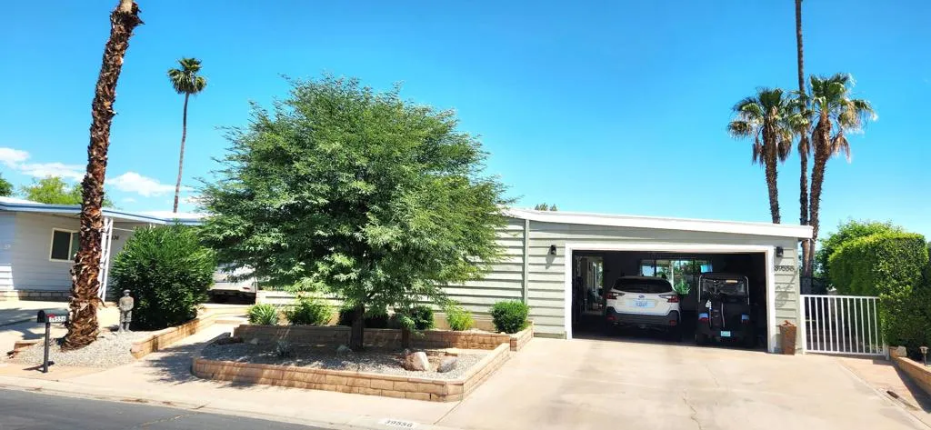 Spacious Garage