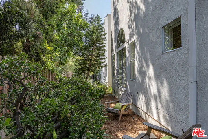 2348 Ewing Street, Los Angeles, California 90039