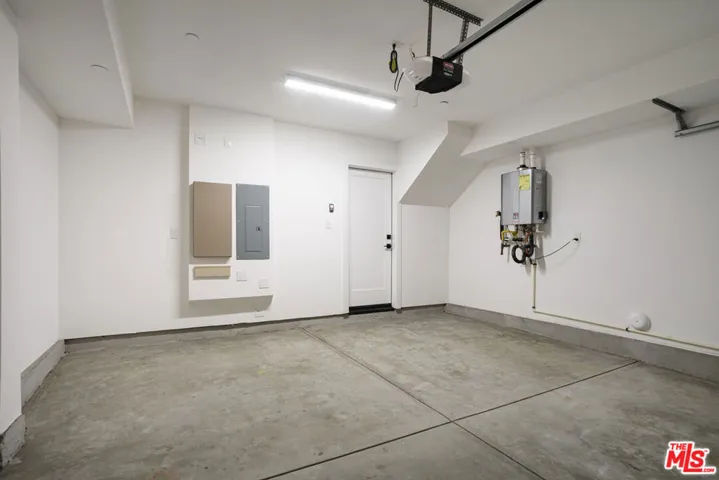 11218 W Lyon Lane 12, North Hollywood, California 91606