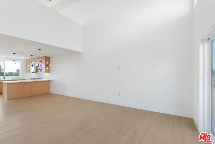 11218 W Lyon Lane 12, North Hollywood, California 91606