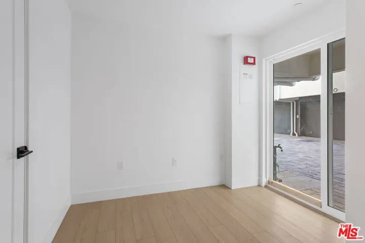 11218 W Lyon Lane 12, North Hollywood, California 91606
