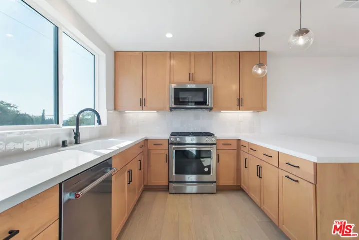 11218 W Lyon Lane 12, North Hollywood, California 91606
