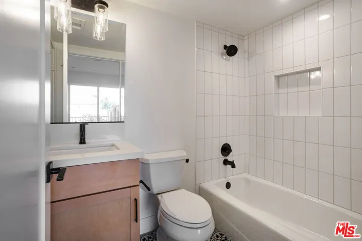11218 W Lyon Lane 12, North Hollywood, California 91606