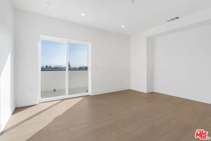 11218 W Lyon Lane 12, North Hollywood, California 91606