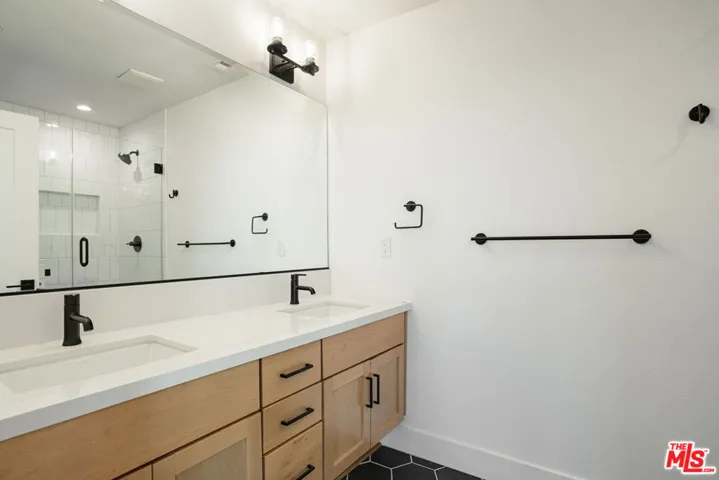 11218 W Lyon Lane 12, North Hollywood, California 91606
