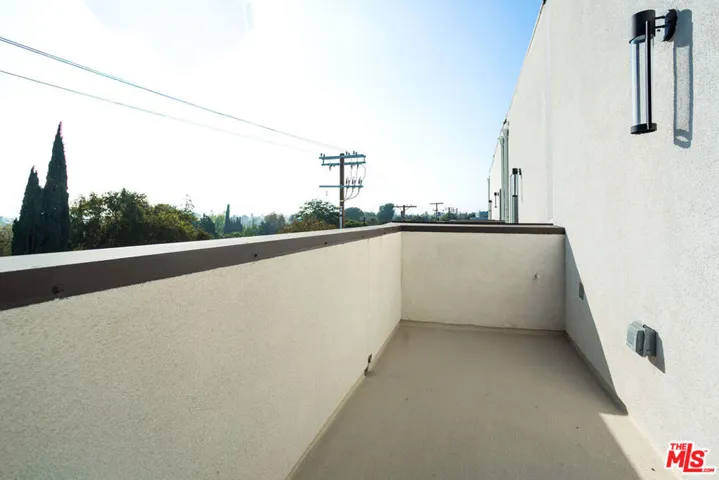 11218 W Lyon Lane 12, North Hollywood, California 91606