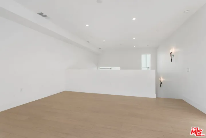 11218 W Lyon Lane 12, North Hollywood, California 91606