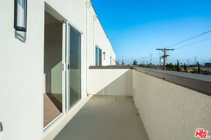11218 W Lyon Lane 12, North Hollywood, California 91606