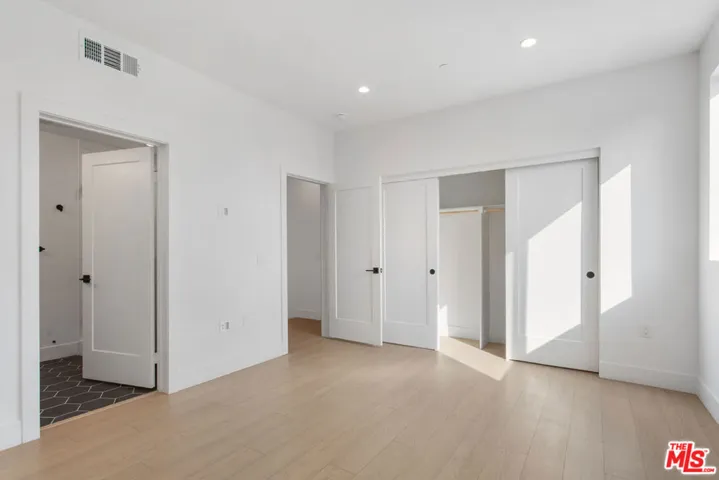 11218 W Lyon Lane 12, North Hollywood, California 91606