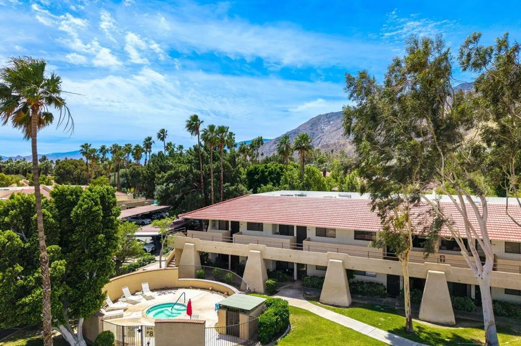 675 N Los Felices Circle W 204, Palm Springs, California 92262 — photo 5