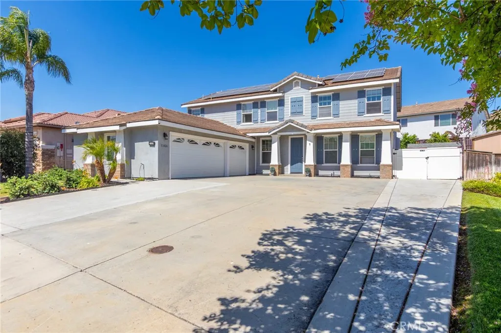 Huge Driveway with RV Parking
