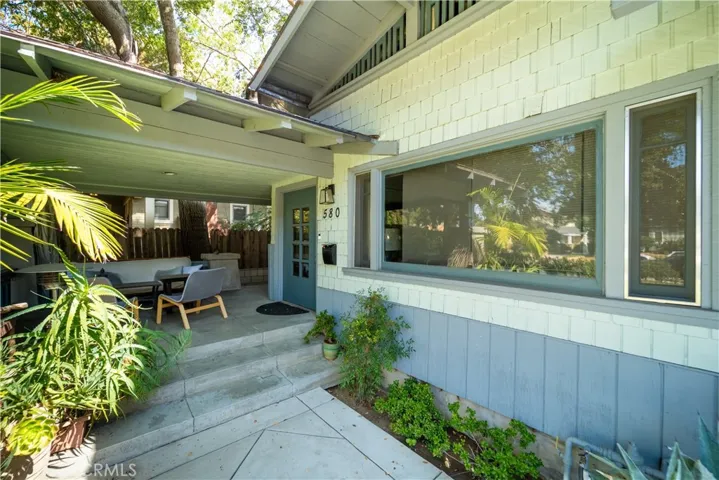 580 N Holliston Avenue, Pasadena, California 91106