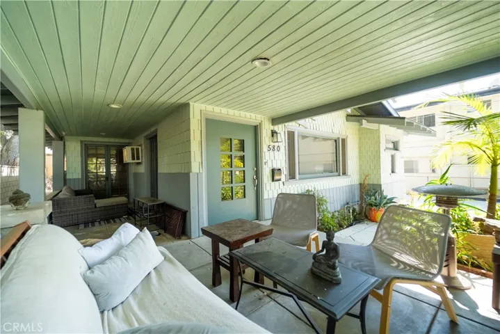 580 N Holliston Avenue, Pasadena, California 91106