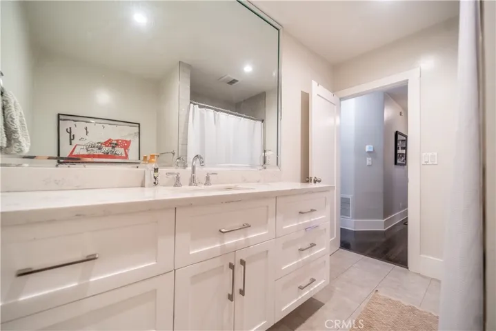 580 N Holliston Avenue, Pasadena, California 91106