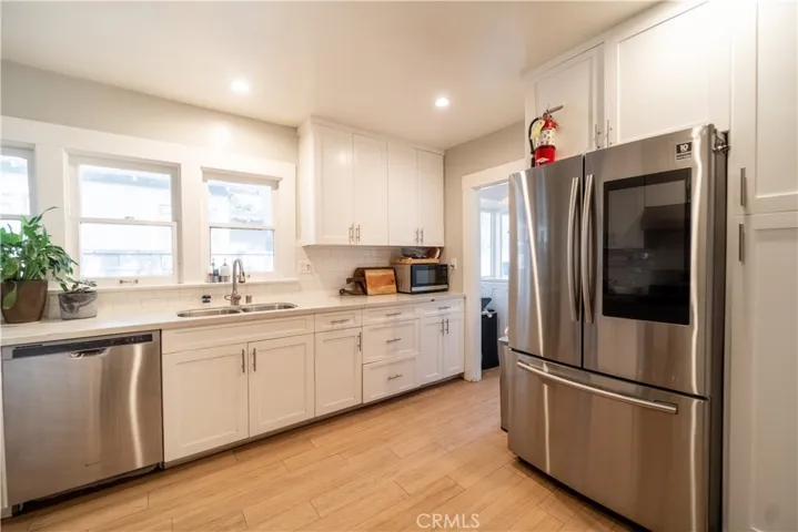 580 N Holliston Avenue, Pasadena, California 91106