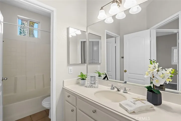 2nd Bathroom
