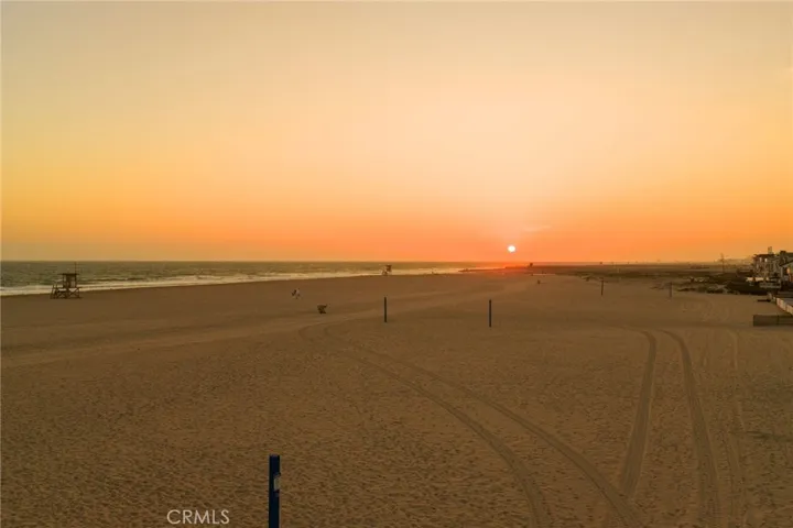 6910 W Oceanfront, Newport Beach, California 92663