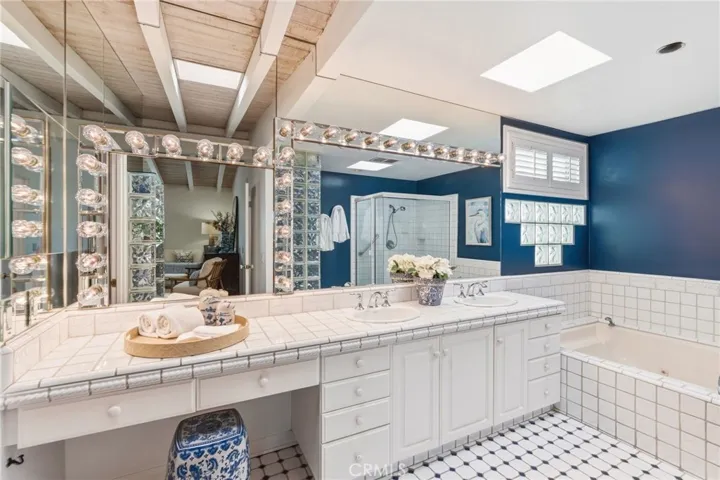 6910 W Oceanfront, Newport Beach, California 92663