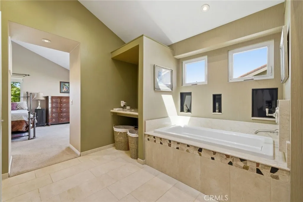 Primary Suite - Custom Bath
