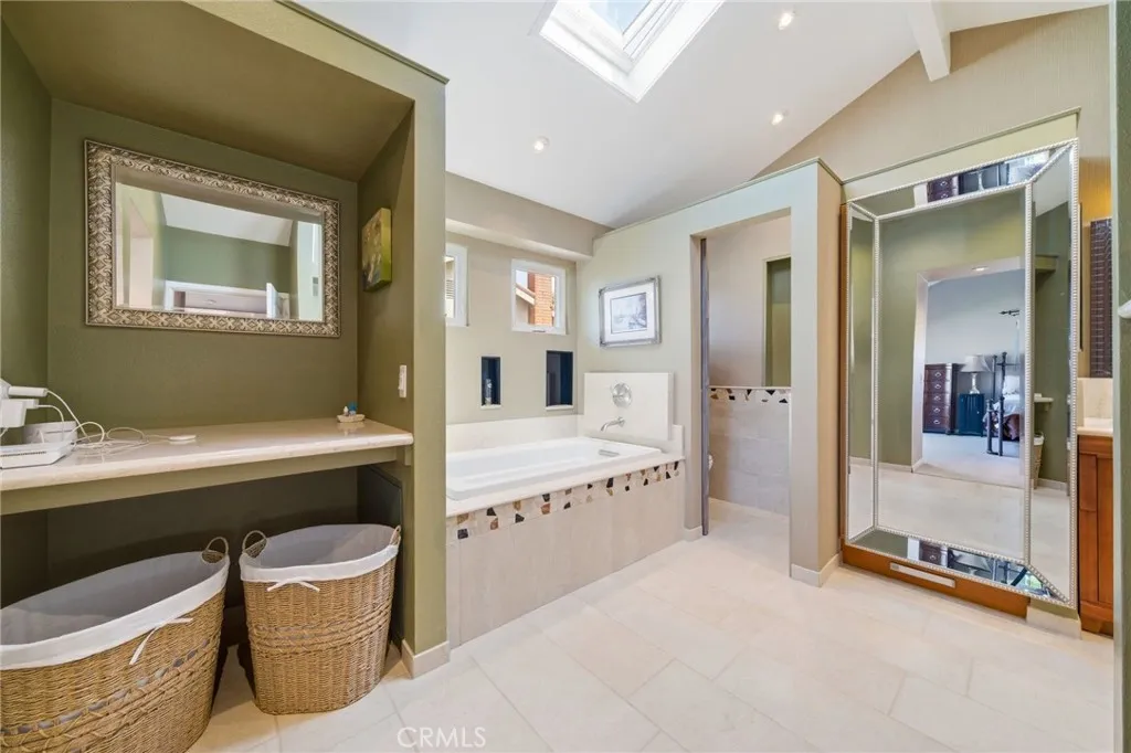 Primary Suite - Custom Bath
