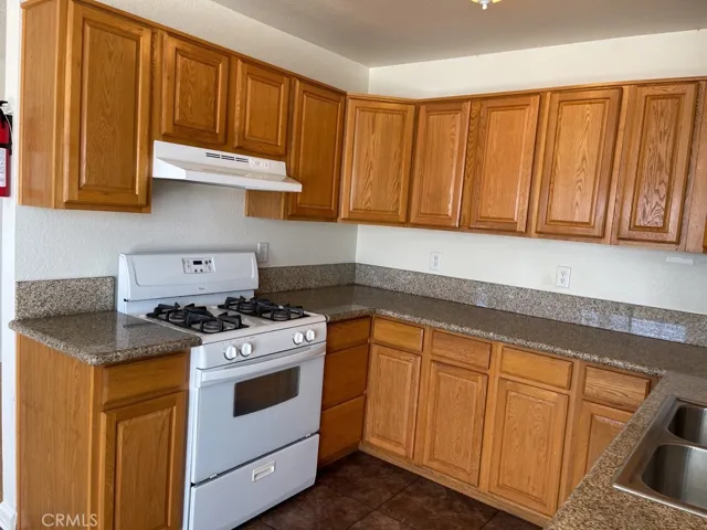 13757 Greenwood Place 2, Victorville, California 92395
