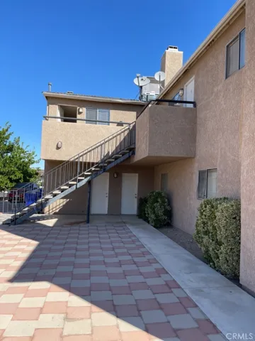 13757 Greenwood Place 2, Victorville, California 92395