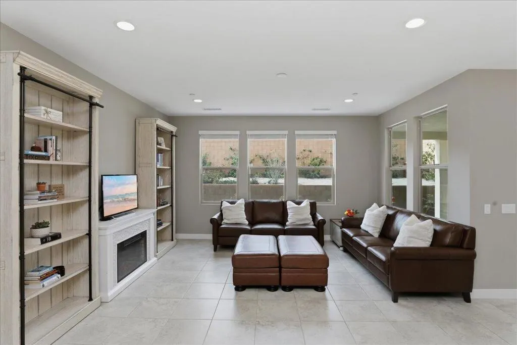 09-Living Room