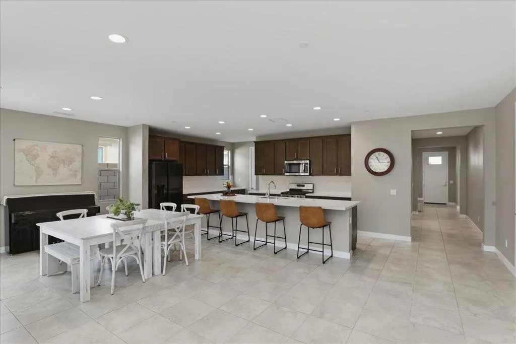 16-Kitchen and Dining