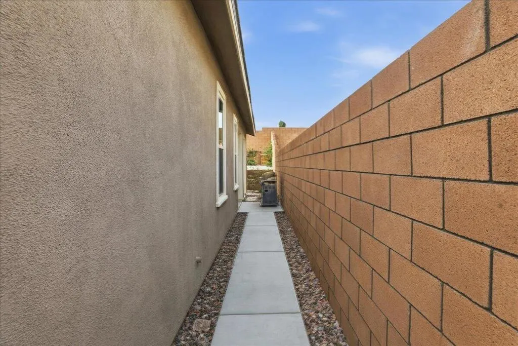 43-Side Yard