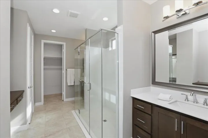 31-Bathroom