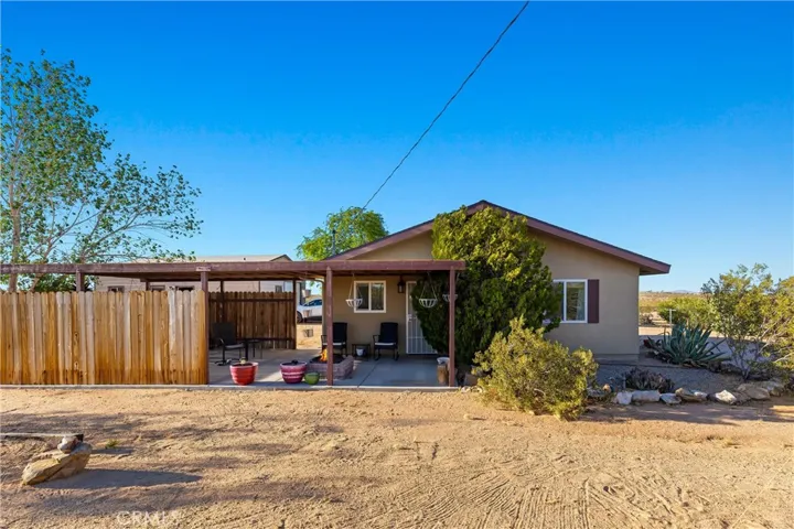 1040 Jackalope Avenue, Joshua Tree, California 92252