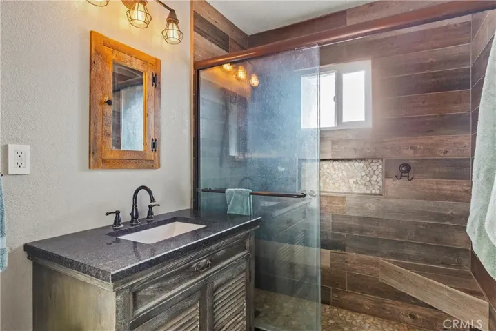 1040 Jackalope Avenue, Joshua Tree, California 92252