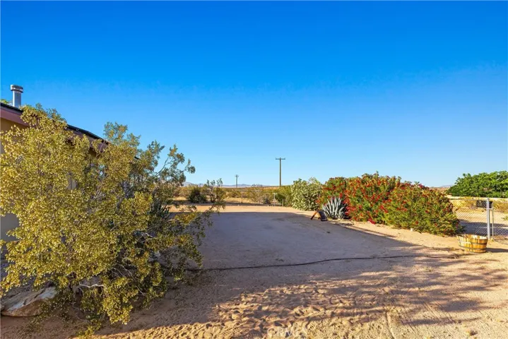 1040 Jackalope Avenue, Joshua Tree, California 92252